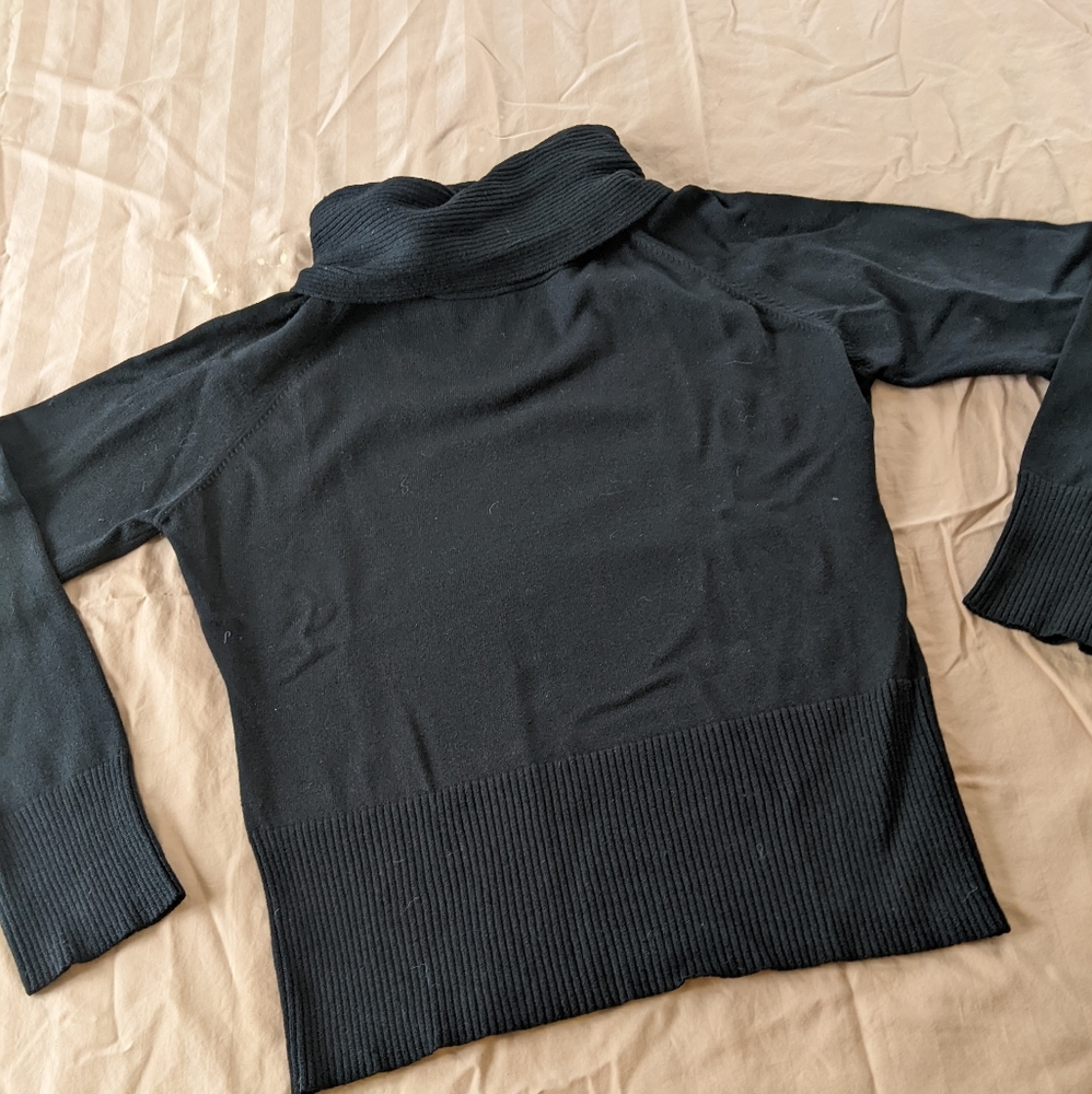 🍄3/$20 SzM LOFT Turtleneck Sweater